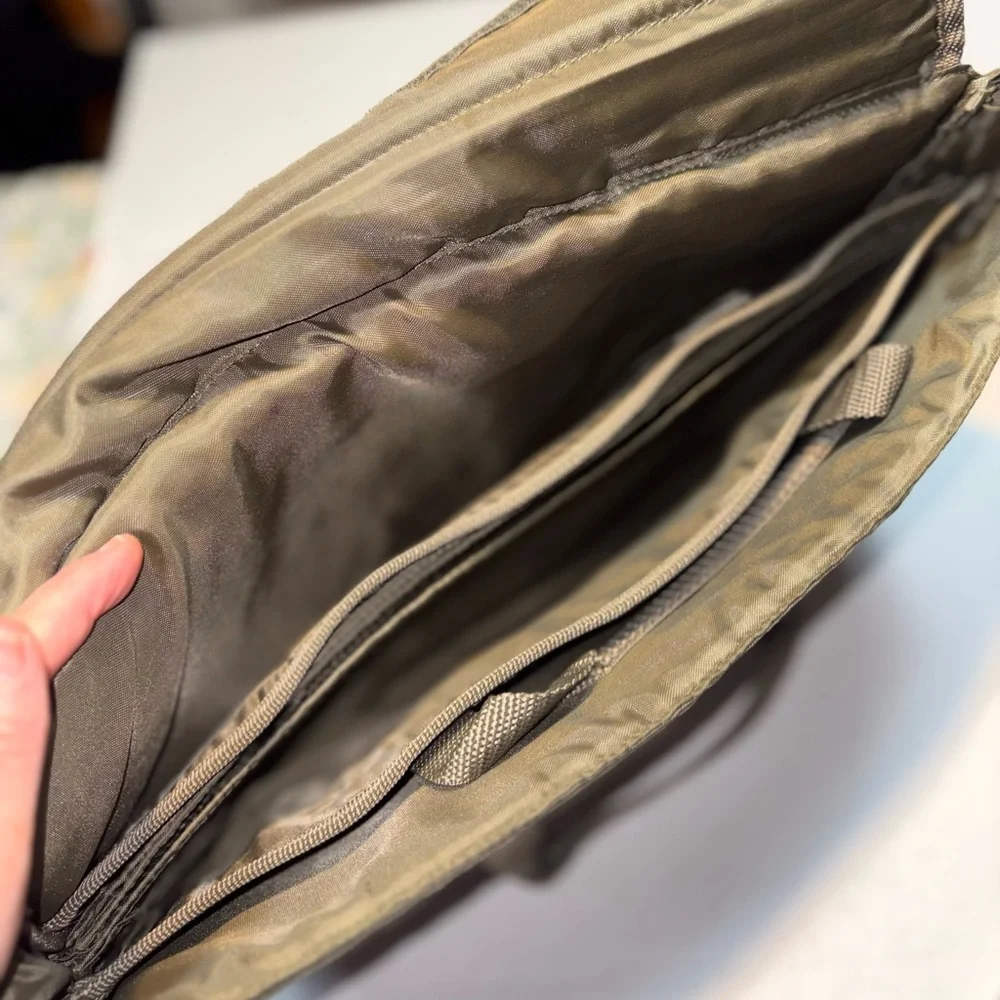 High Sierra Army Green Laptop or Messenger Bag pockets